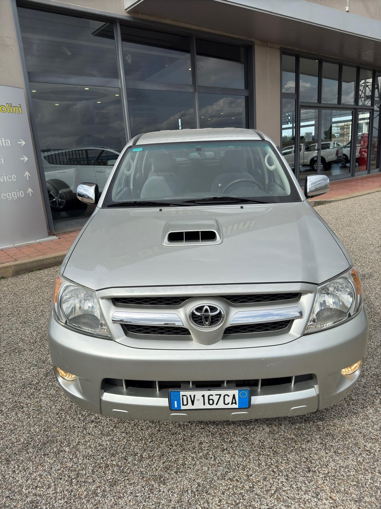 Toyota Hilux 3.0 D-4D DOPPIA CABINA my09" GANCIO TRAINO