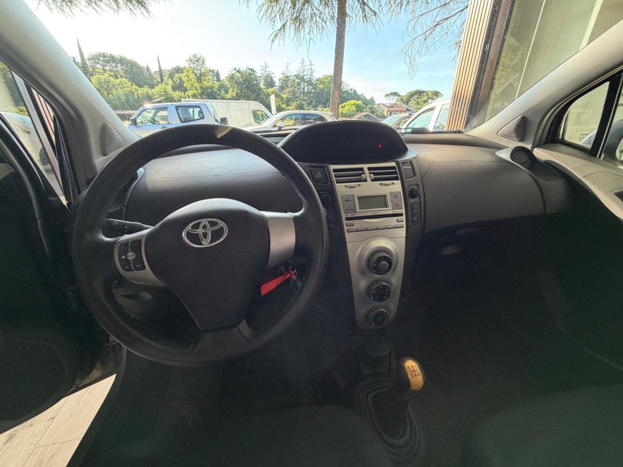 Toyota Yaris 1.0 5 porte Sol