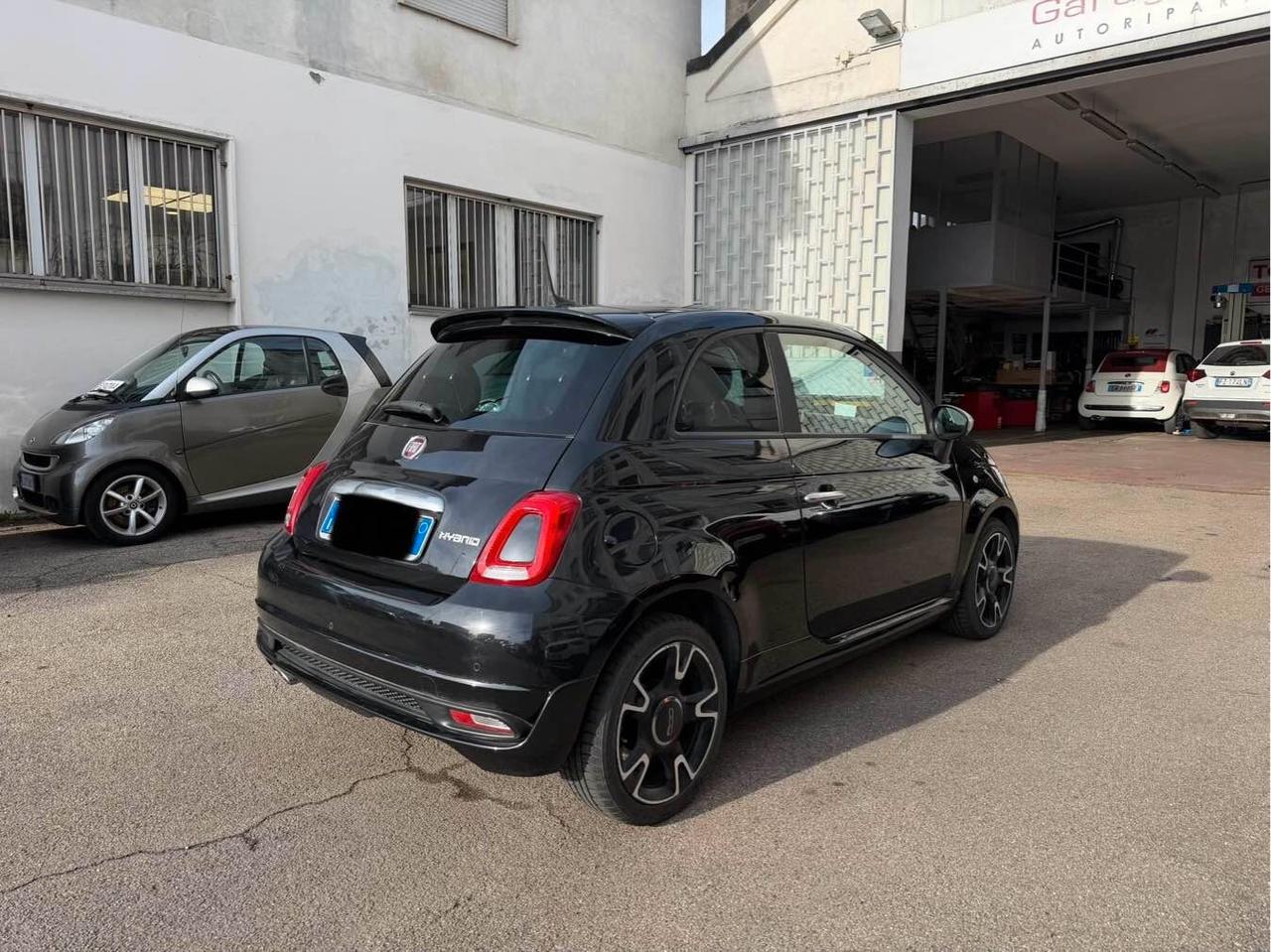 Fiat 500 1.0 Hybrid Rockstar NEOPATENTATI