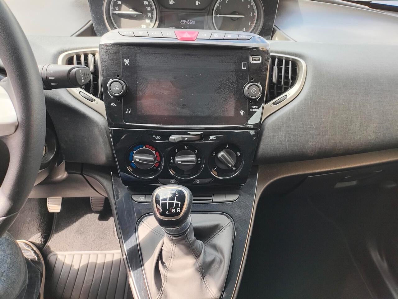 LANCIA YPSILON 1.0 HYBRID -2023