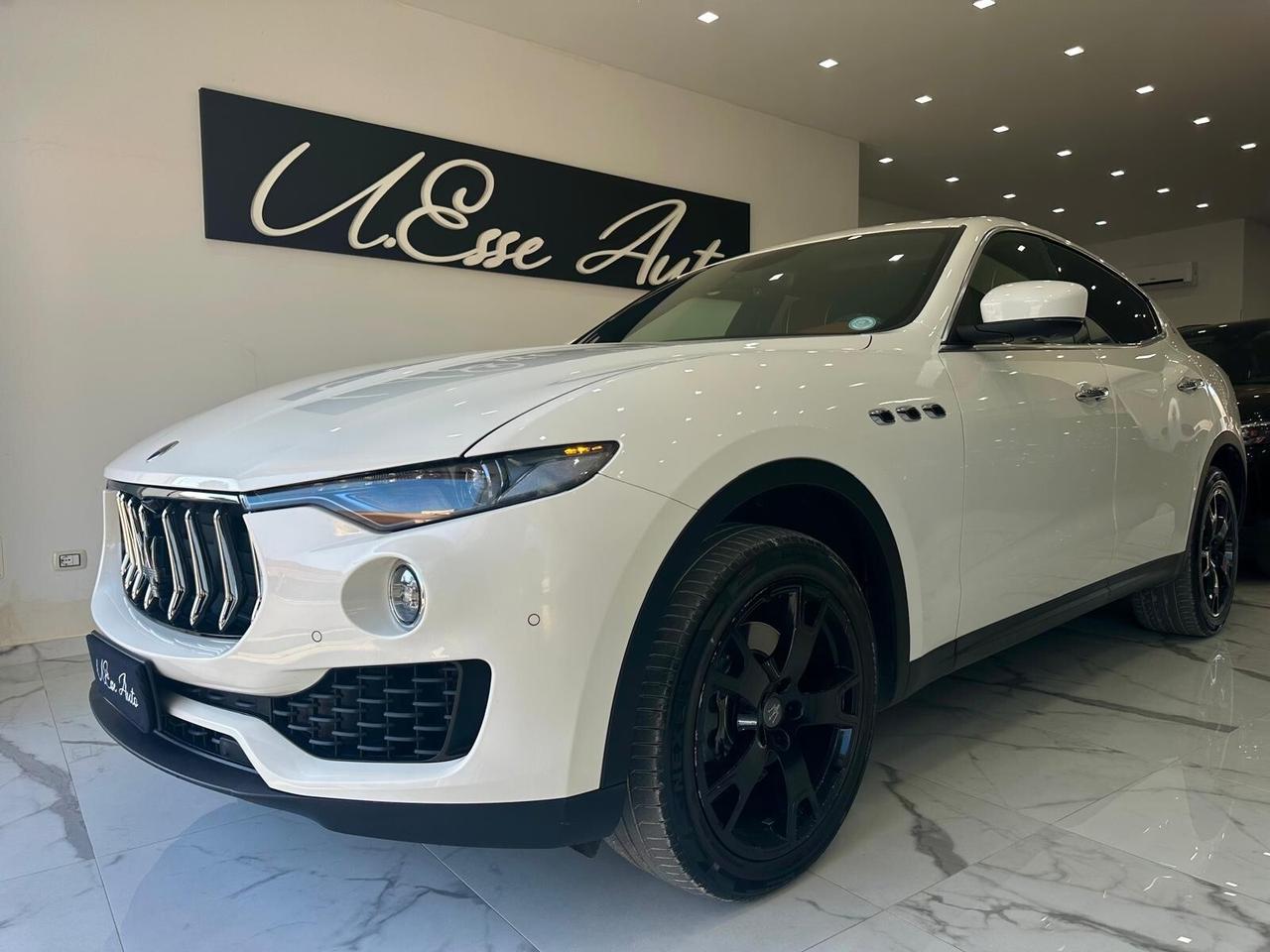 Maserati Levante 3.0 V6 Granlusso 250cv Q4 *tetto*