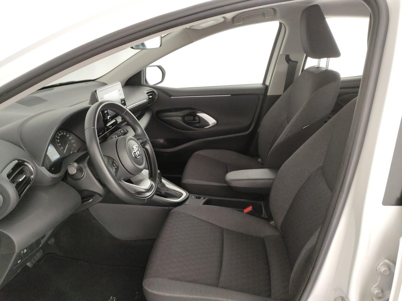TOYOTA Yaris 1.5h Business