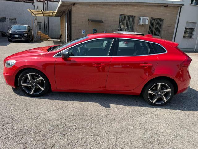 VOLVO V40 D2 R-design Momentum senza nessun lavoro da fare