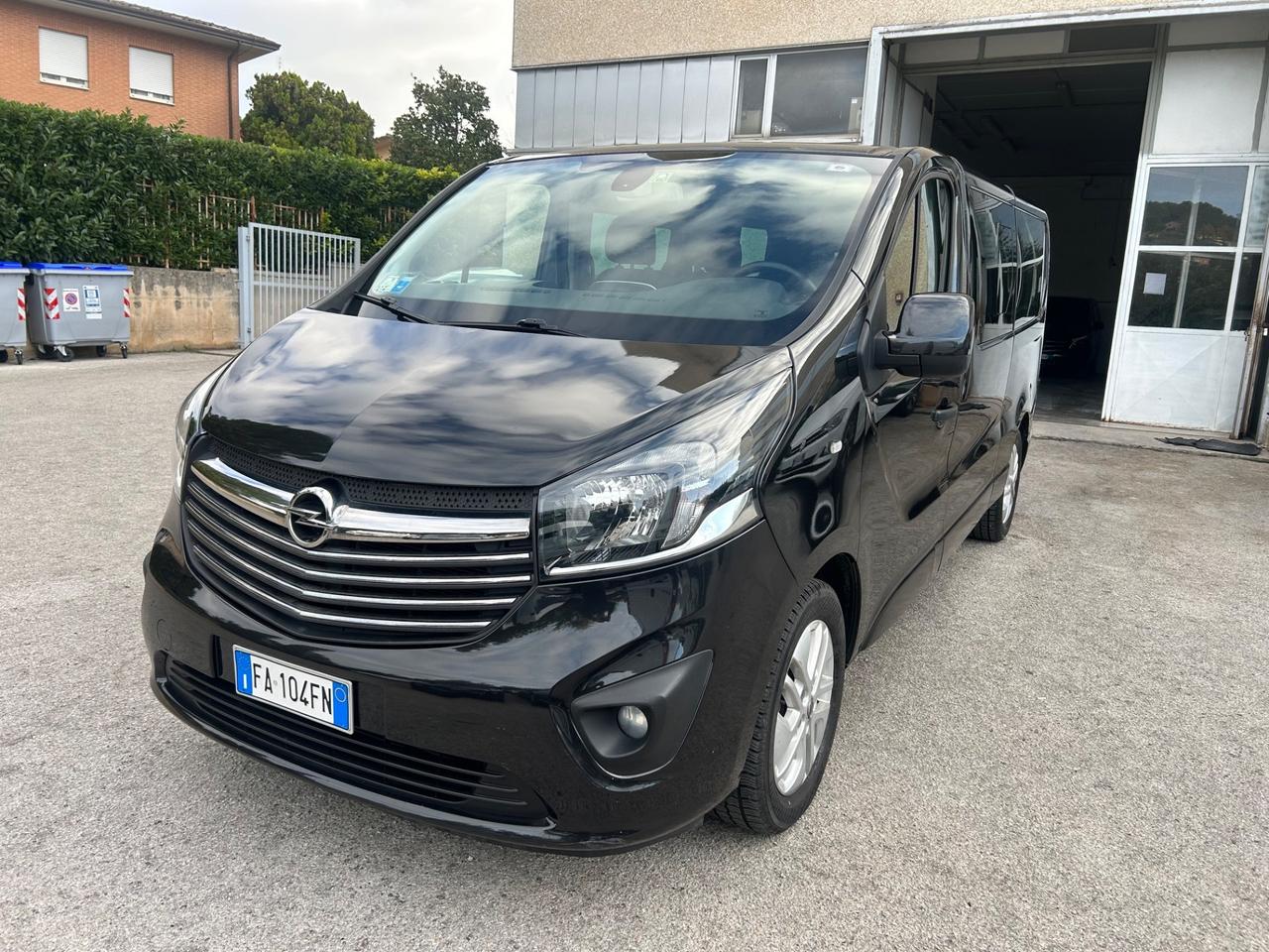 Opel Vivaro 29 1.6 CDTI 9 Posti Gancio Traino Extra long