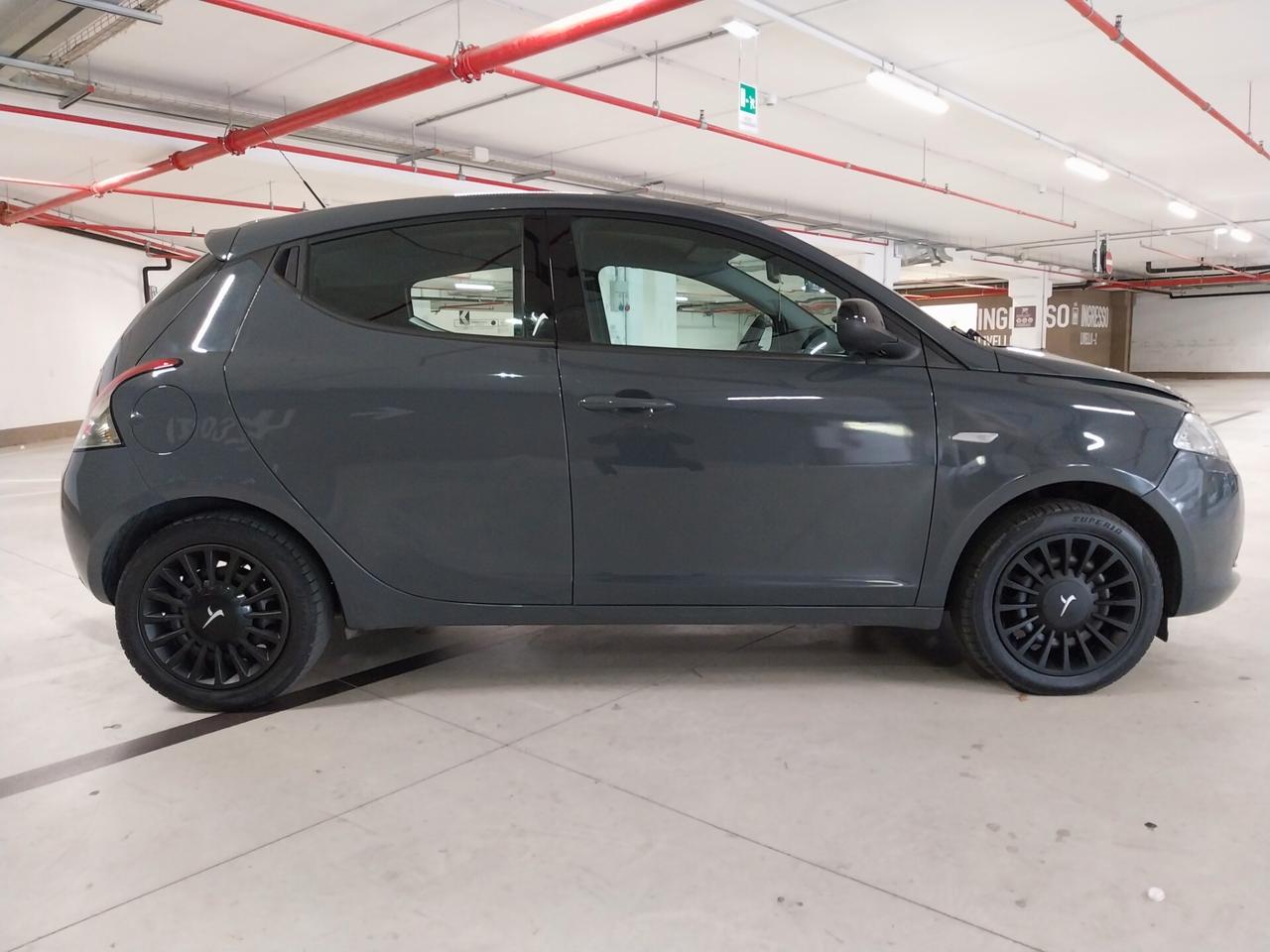 Lancia Ypsilon 1.2 69 CV 5 porte GPL Ecochic S Momodesign