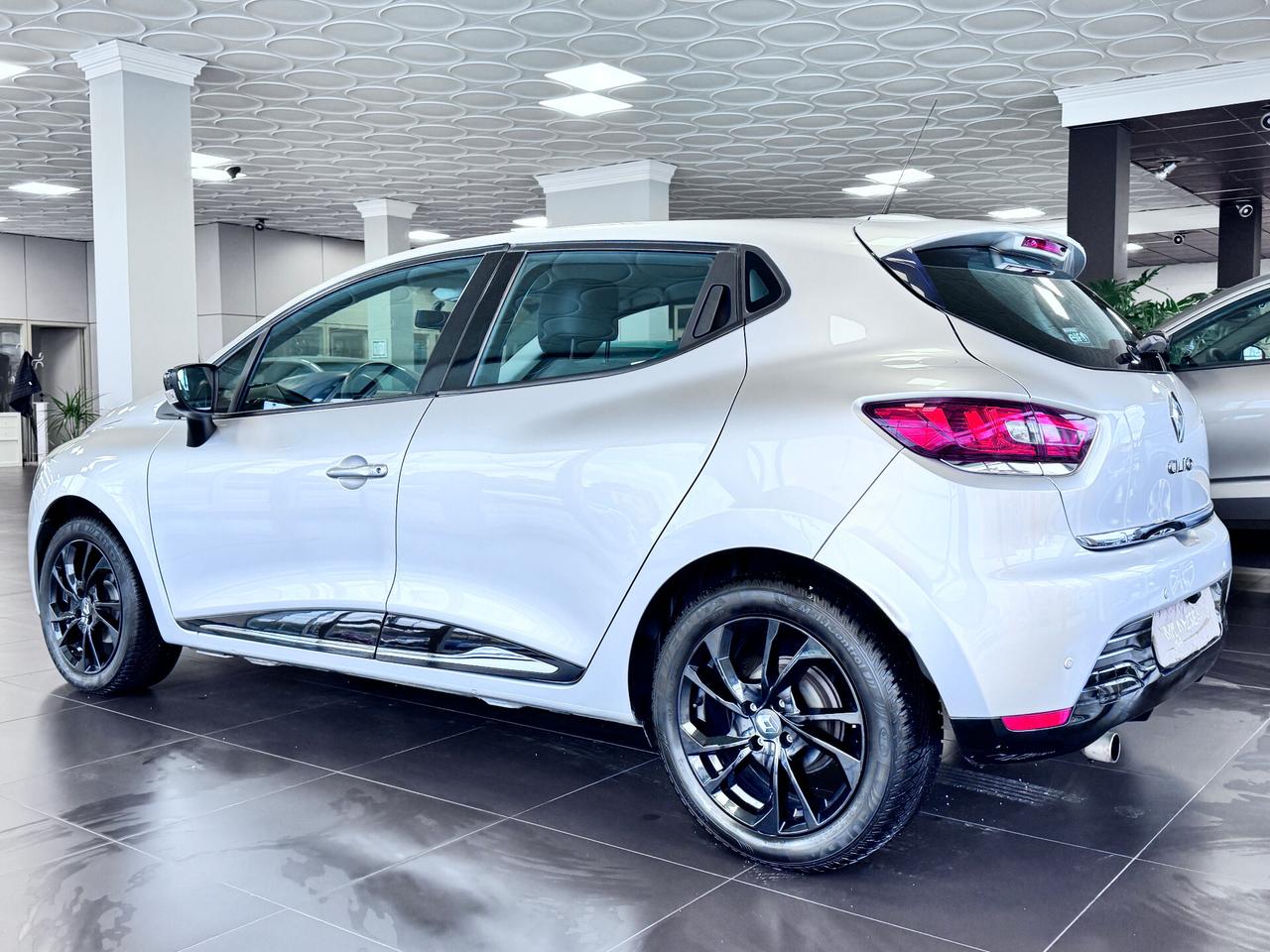 Renault Clio 1.2 75 CV 5 porte Duel