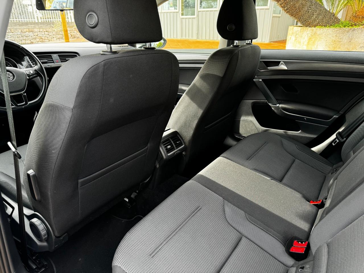 Volkswagen Golf Variant 1.6 TDI 115 CV DSG Executive BlueMotion Tech.