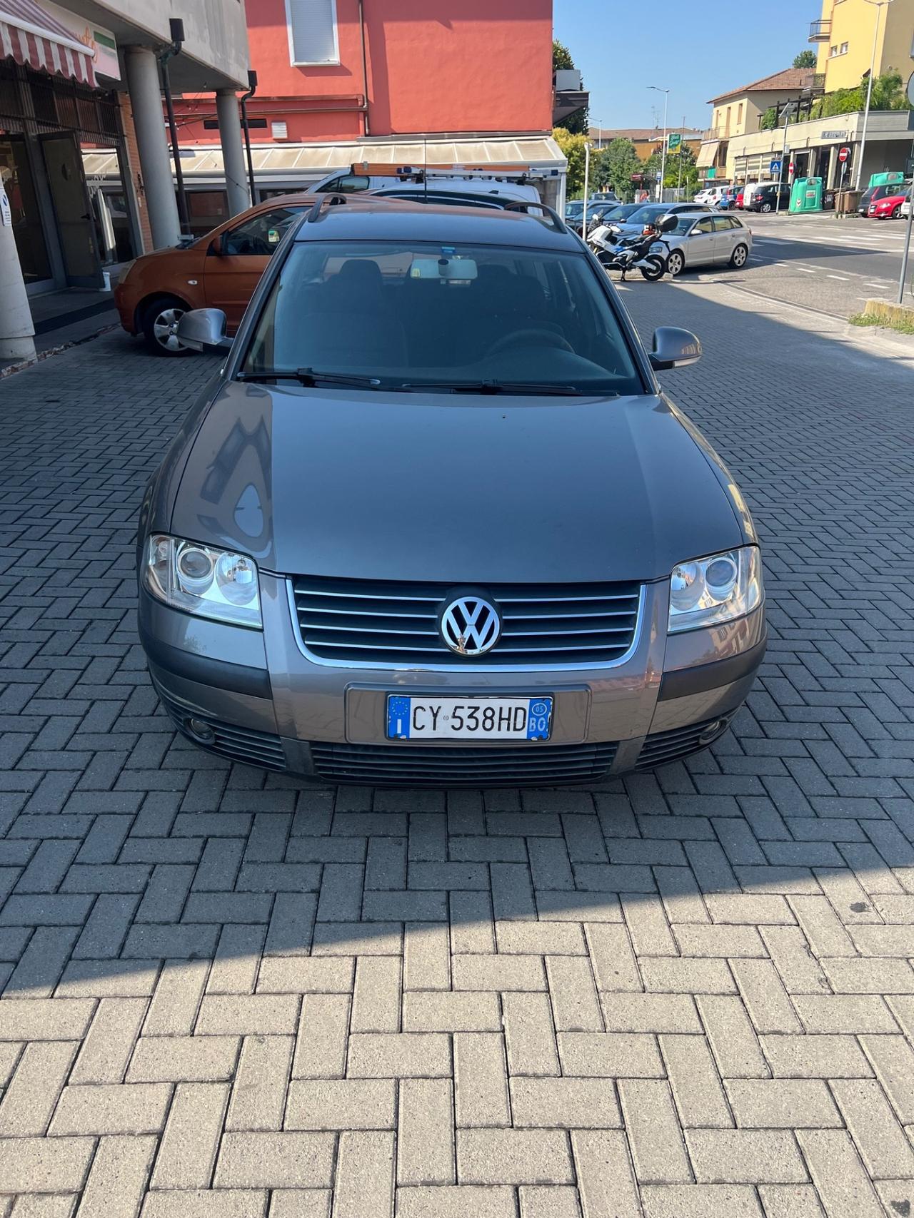 Volkswagen Passat 1.9 TDI/101 CV Var. Business