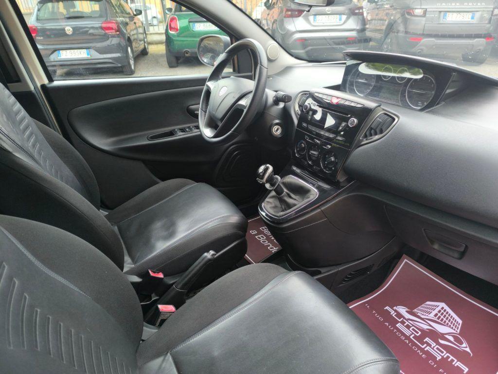 Lancia Ypsilon 0.9 TwinAir 85 CV 5 porte S&S Gold TAGLIANDATA!
