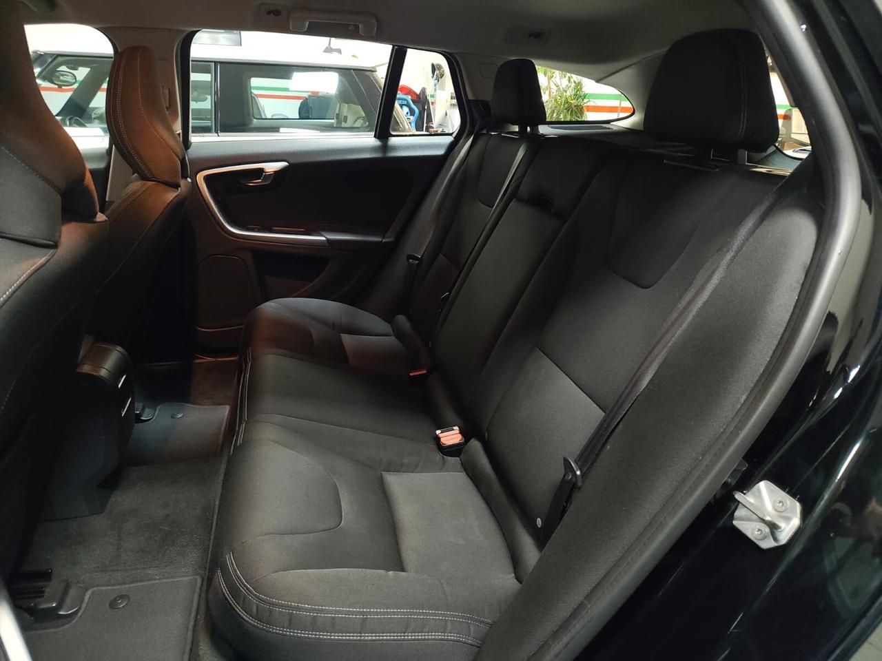 Volvo V60 D2 1.6 DIESEL NEOPATENTATI