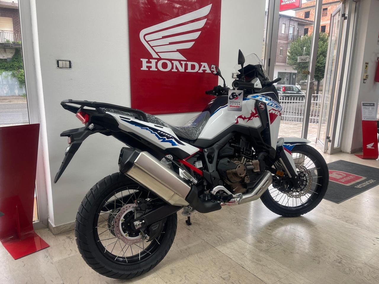 Honda Africa Twin 2025 DCT ES - € 121 al mese