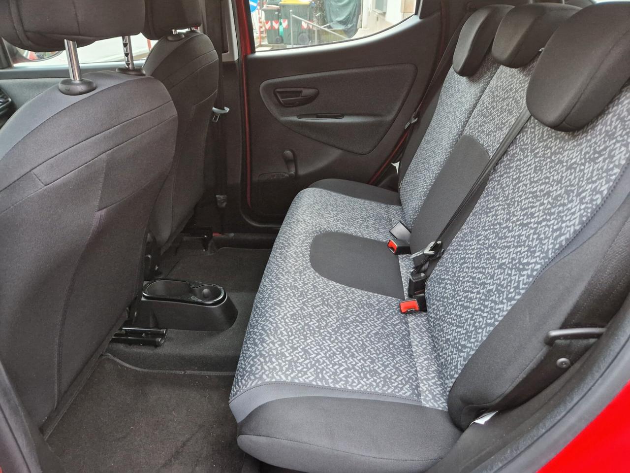 Lancia Ypsilon Hybrid 1.0 70CV "23.800 km" Bluetooth, Sensori p.