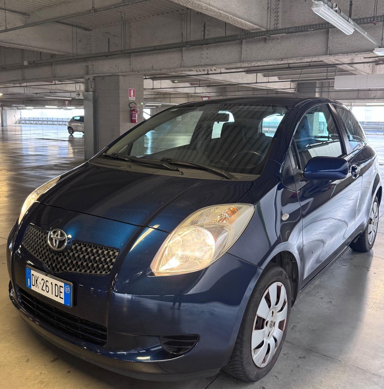Toyota Yaris 1.0 3 porte Sol