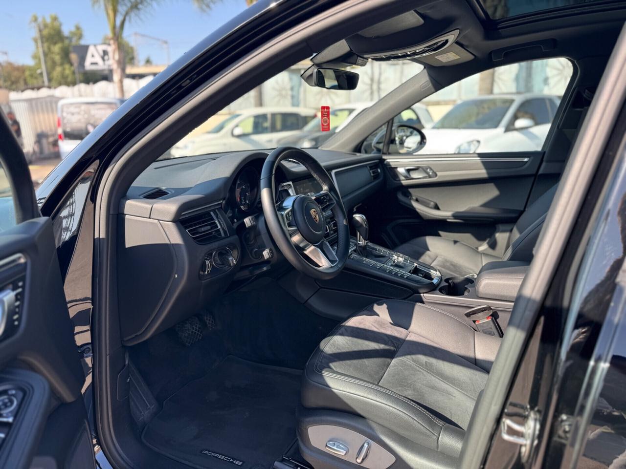 Porsche Macan 2.0 pari al nuovo