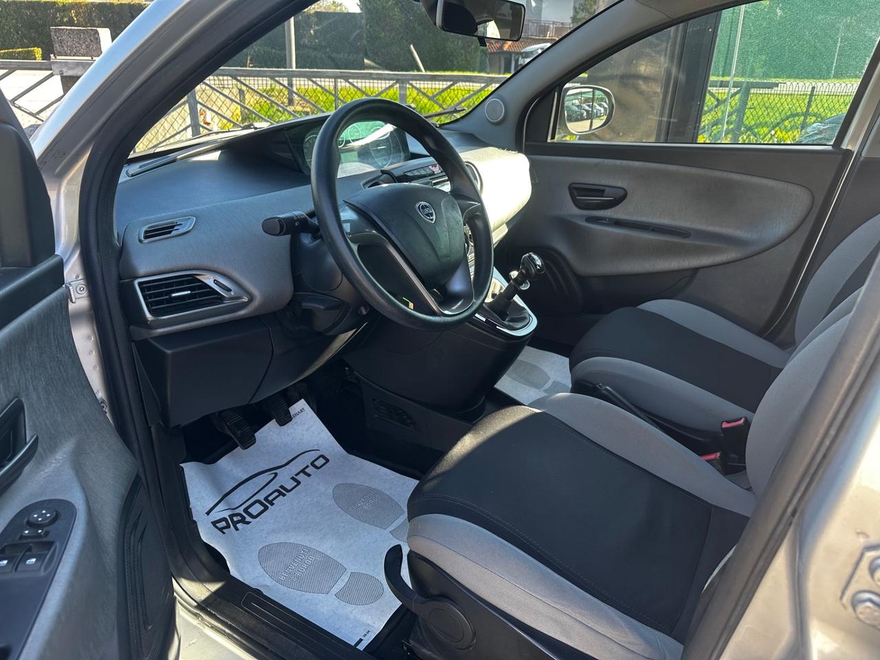 Lancia Ypsilon 0.9 TwinAir 85 CV 5 porte Metano Ecochic Gold