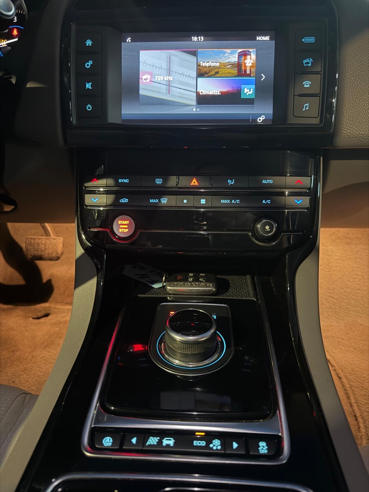 Jaguar XE 2.0 D 163 CV Portfolio