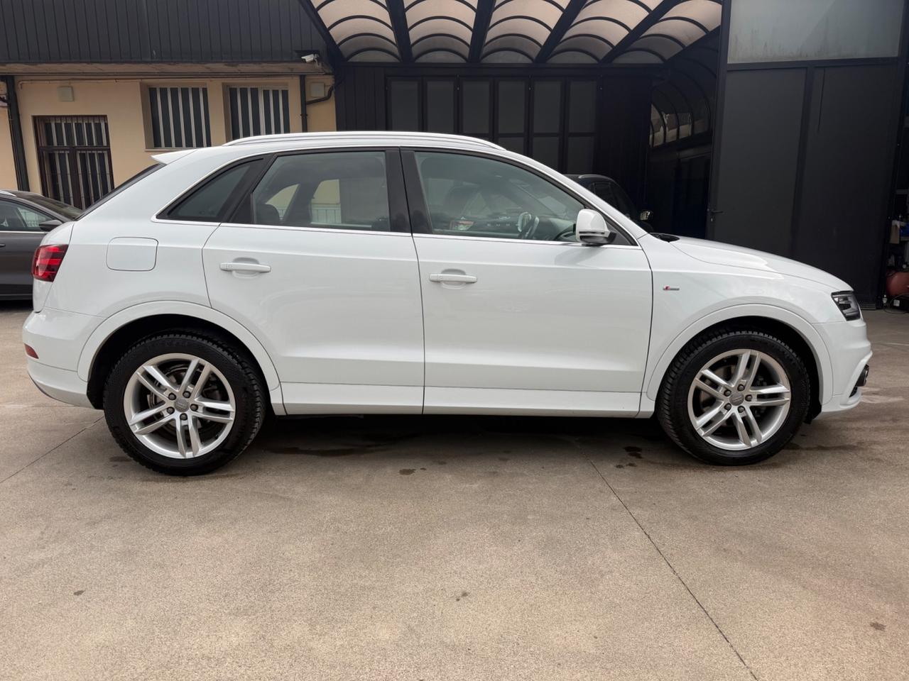 Audi Q3 2.0 TDI quattro S tronic Line Edition plus