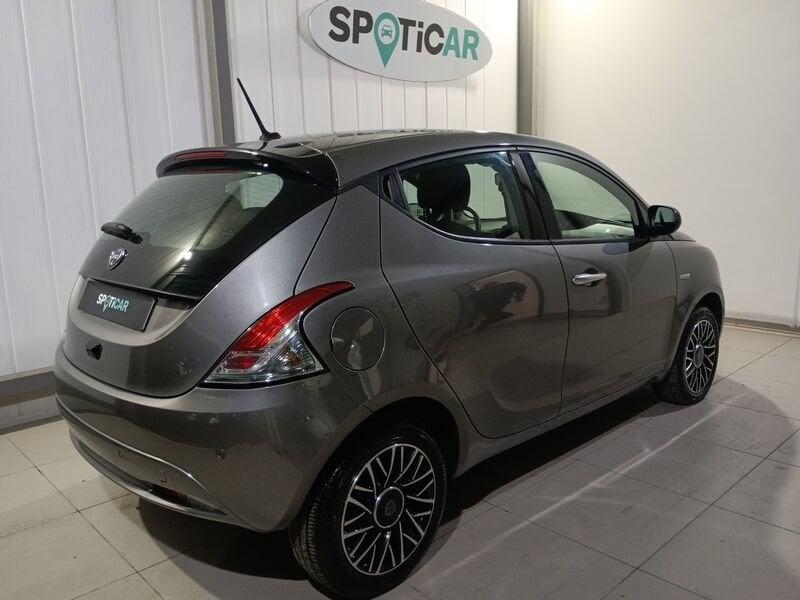 Lancia Ypsilon Ypsilon 1.0 FireFly 5 porte S&S Hybrid Platino