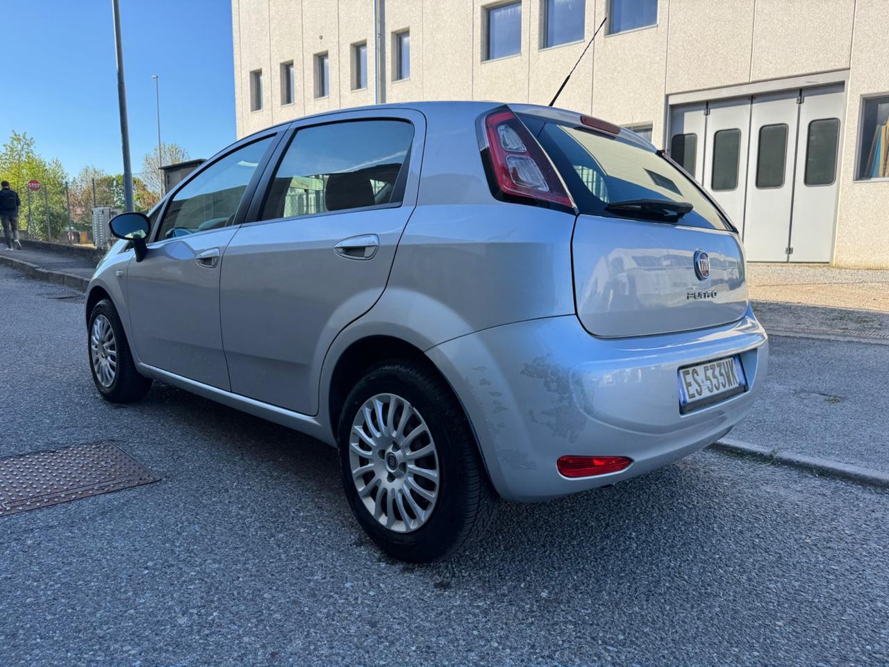 Fiat Punto idonea ai neopatentati gomme nuove