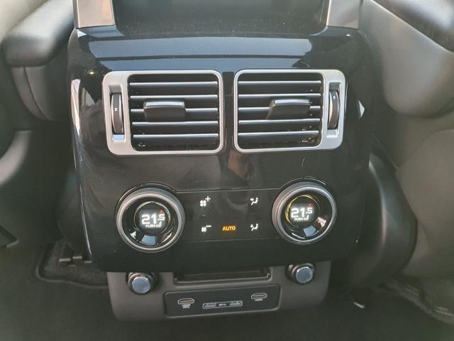 LAND ROVER Range Rover 3.0D I6 300 CV HSE Westminster Black
