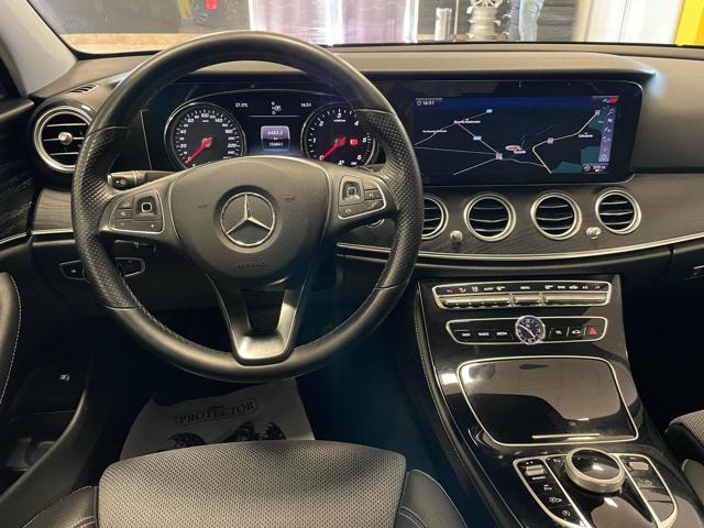 MERCEDES-BENZ E 220 d Auto *pelle/navi/led/pdc/telec/luci int*