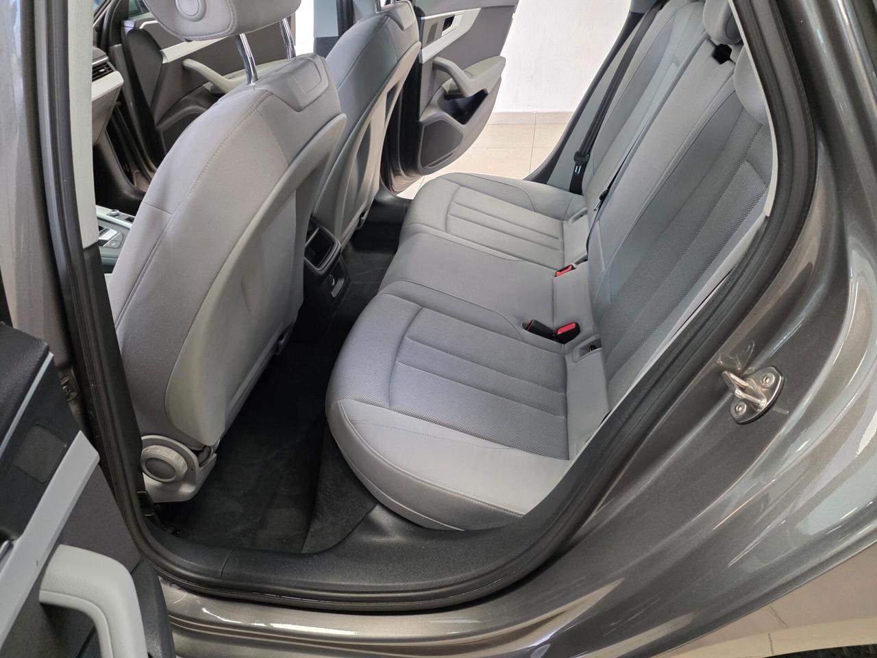 Audi A4 40 TDI S tronic Business Advanced