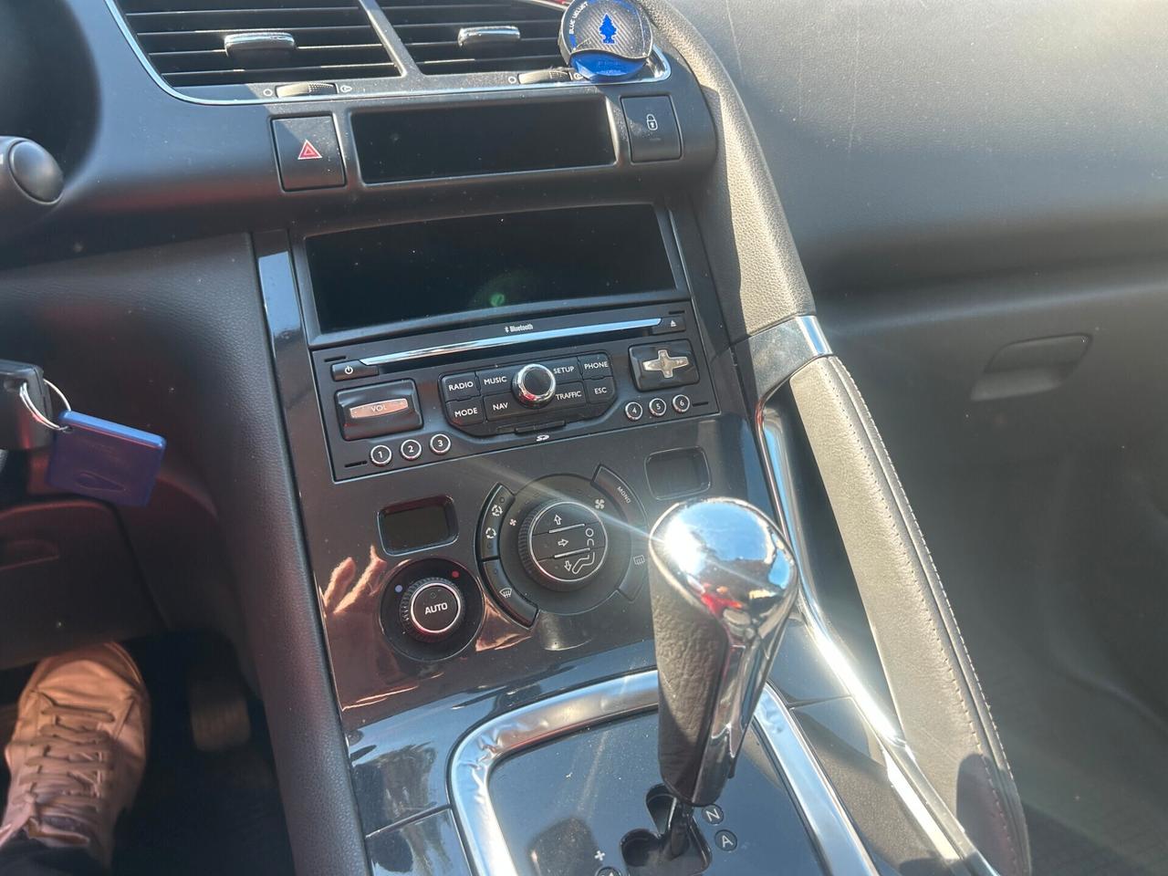 Peugeot 3008 1.6 e-HDi 112CV cambio robotizzato S.&S. Premium