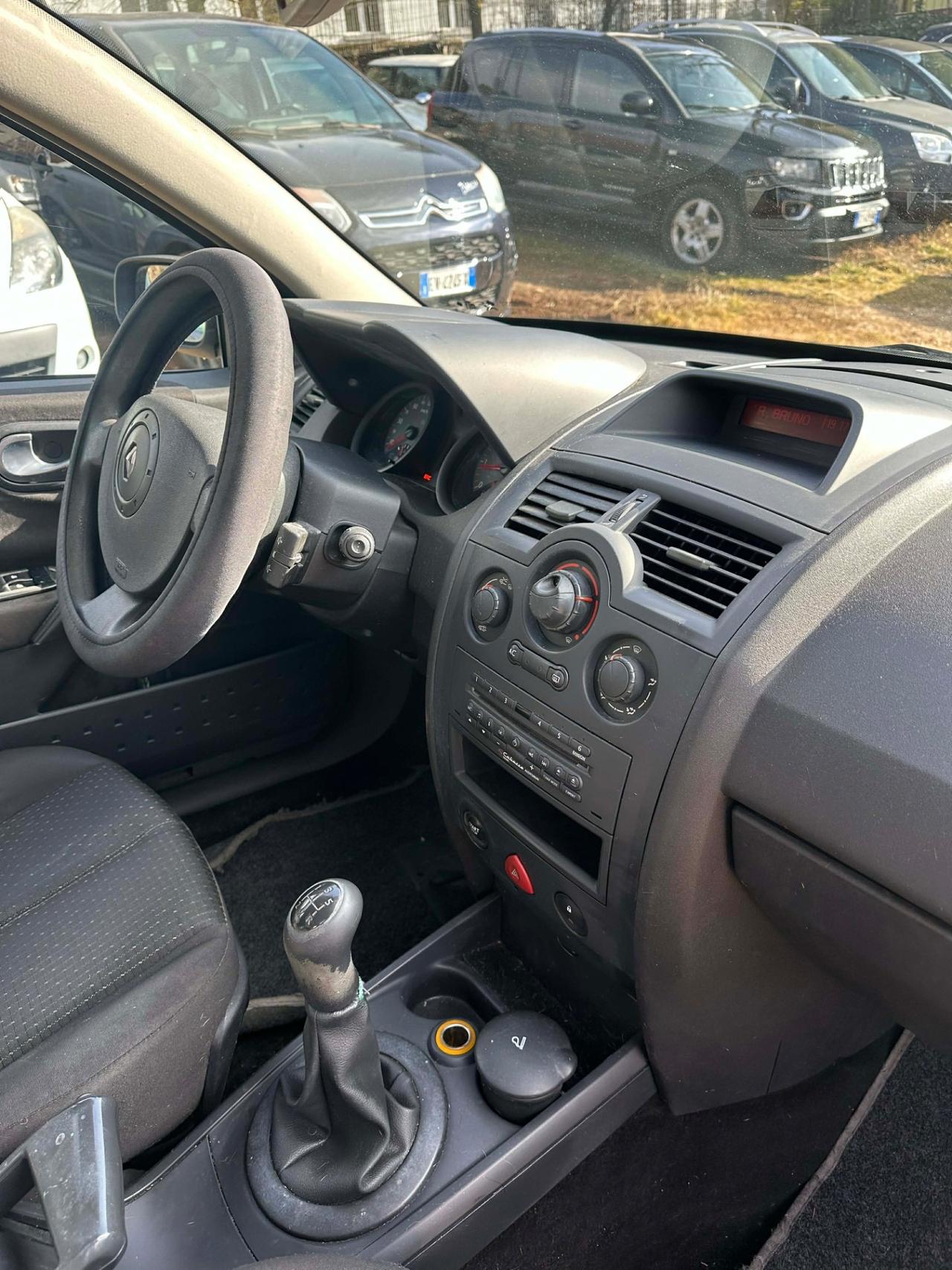 Renault MÈGANE DYNAMIQUE FULLOPT UNICOPROP