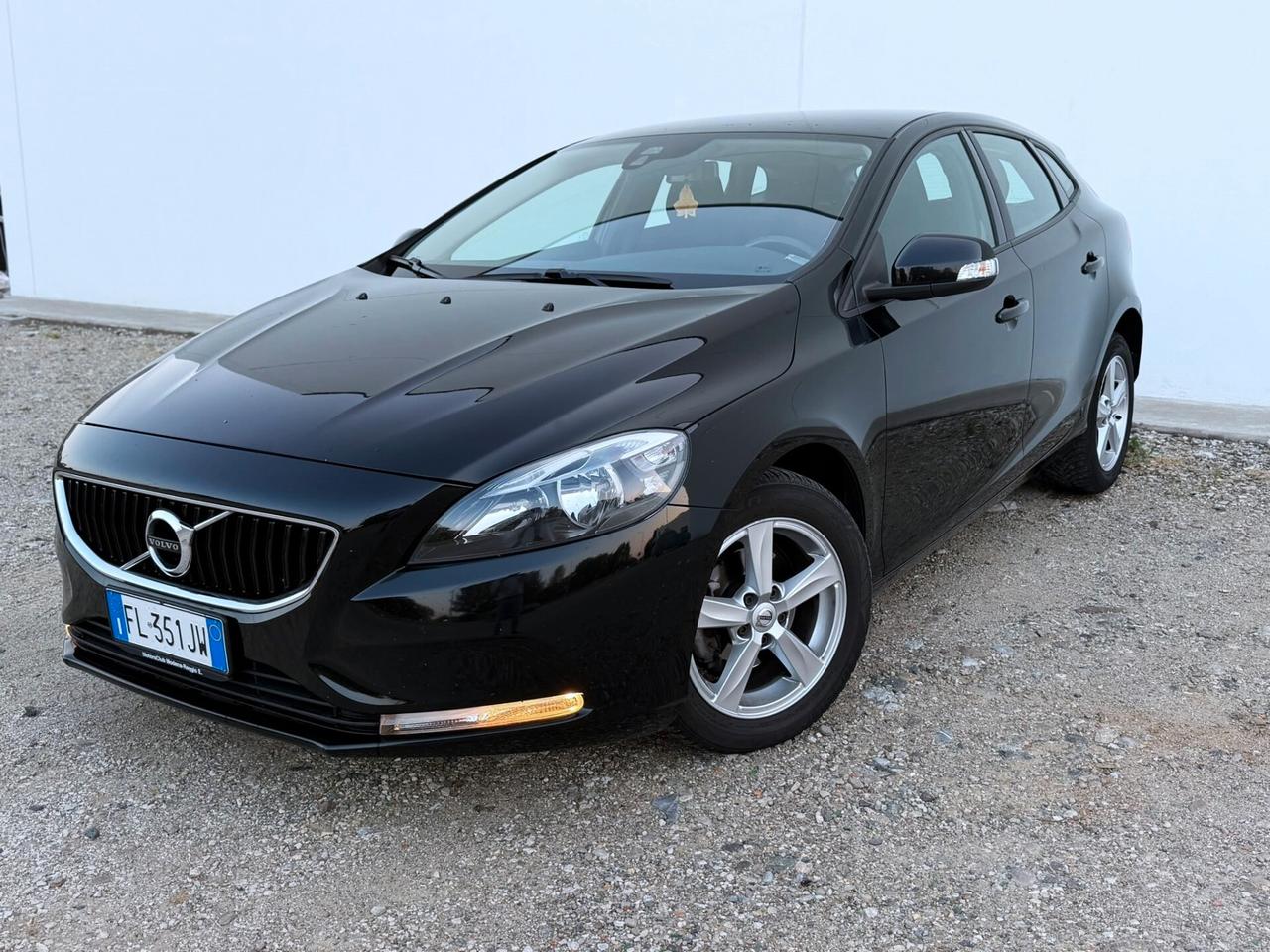VOLVO V40 2.0 DIESEL D2 EURO6B
