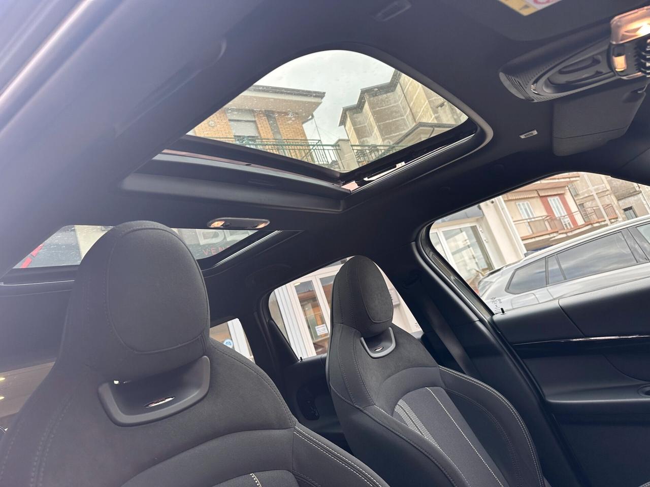 Mini Countryman COOPER D AUTOMATIC _ JOHN COOPER WORKS_PANORAMA_R18_BLACK PAKET