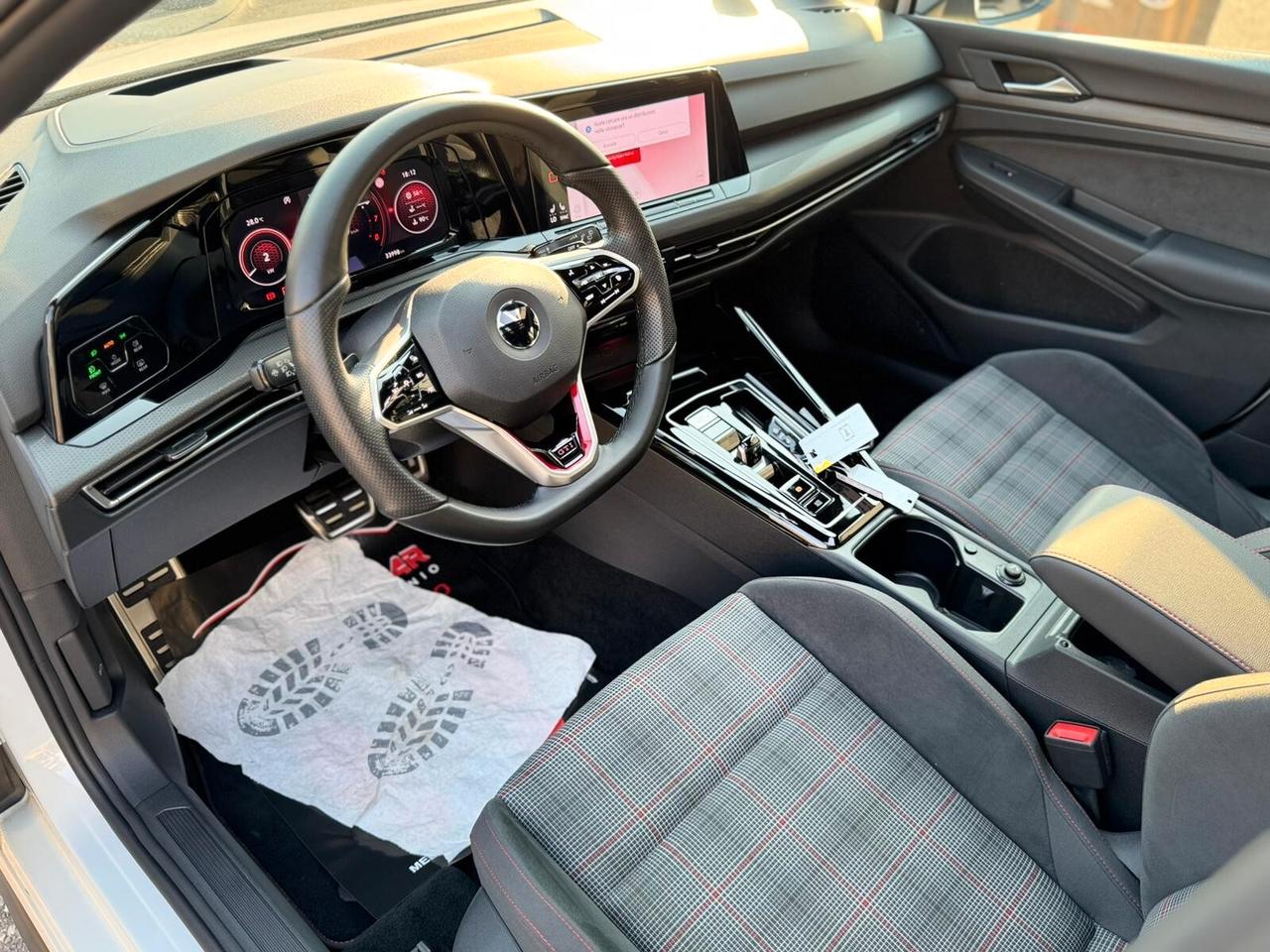Volkswagen Golf GTI 2.0 TSI DSG