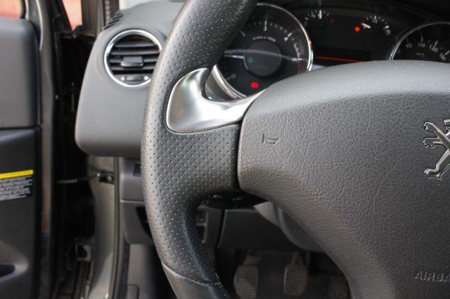 PEUGEOT 5008 1.6 HDi 115CV Business 7 POSTI