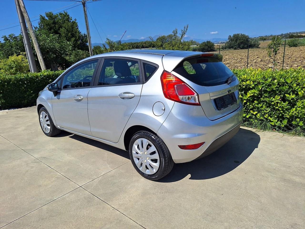 Ford fiesta 1.4 GPL 95cv.Distribuzione Ok