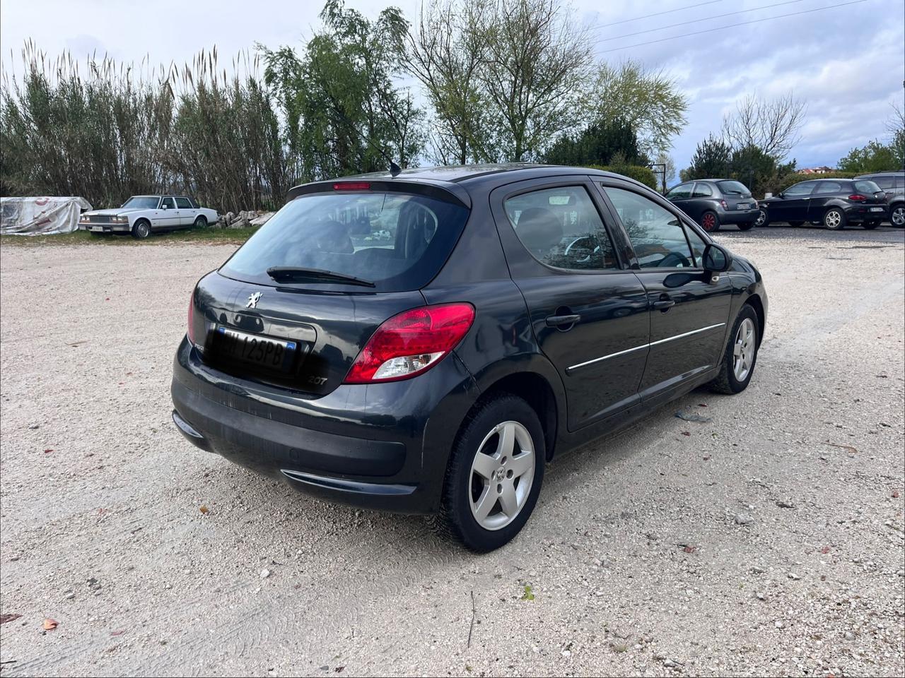 Peugeot 207 1.4 HDi 70CV 3p. Active