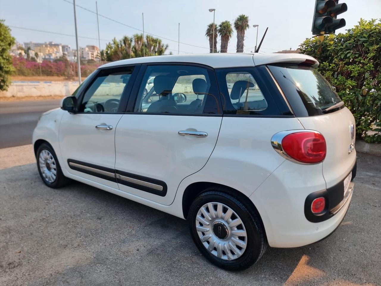 Fiat 500L 1.6 Multijet 120 CV Lounge Autocarro n1