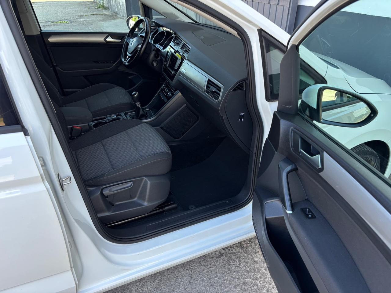 Volkswagen Touran 1.6 TDI. 7 posti. Garanzia 12mesi