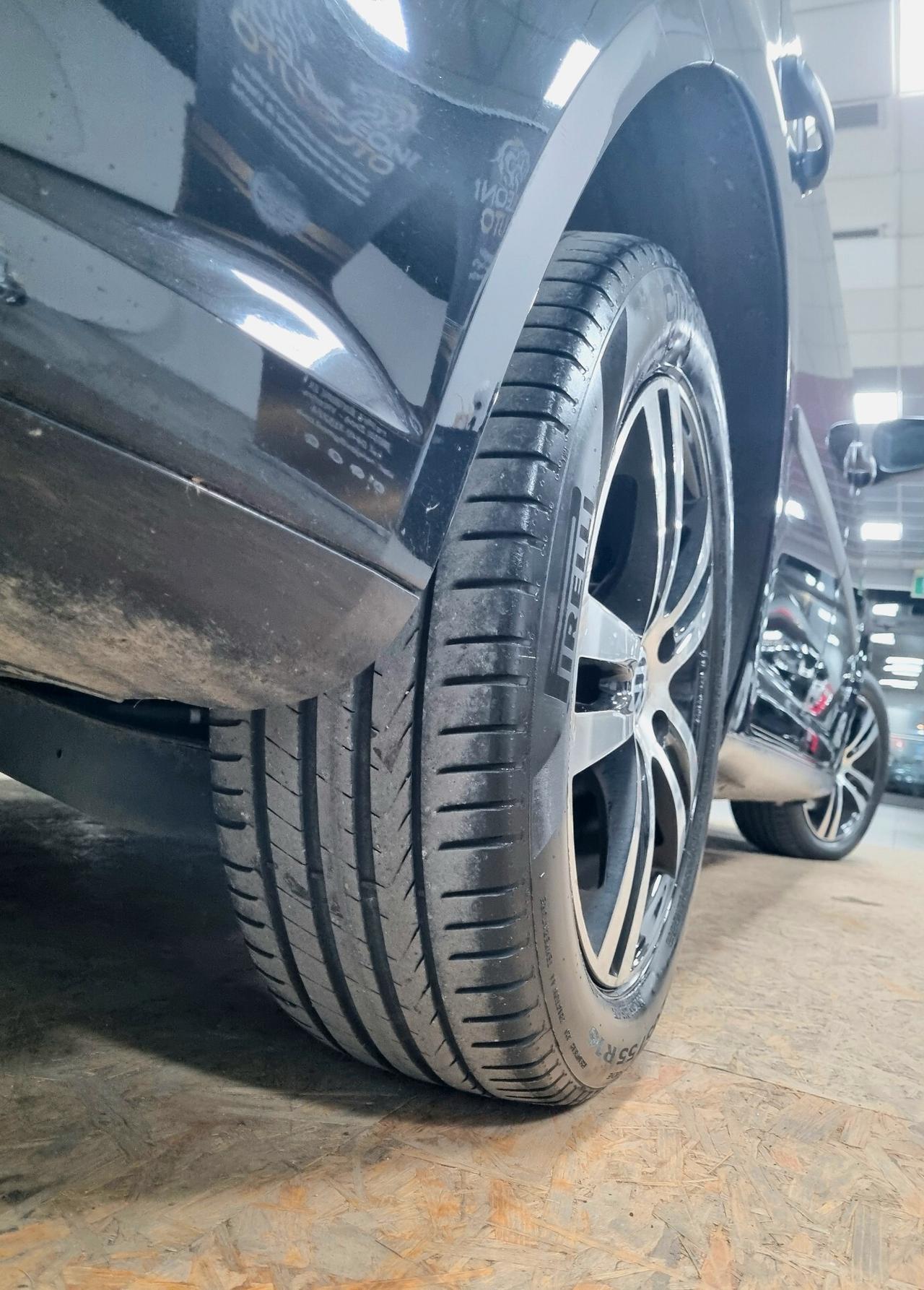 VOLKSWAGEN TOURAN 1.6 TDI 105 COMFORTLINE 7 POSTI