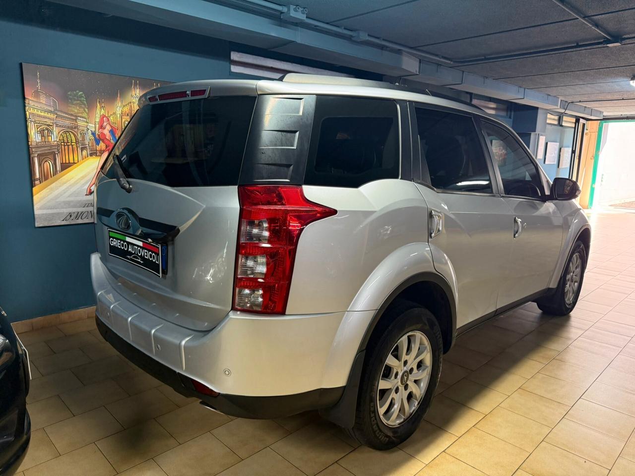 XUV500 5POSTI N1 AUTOCARRO 4X4