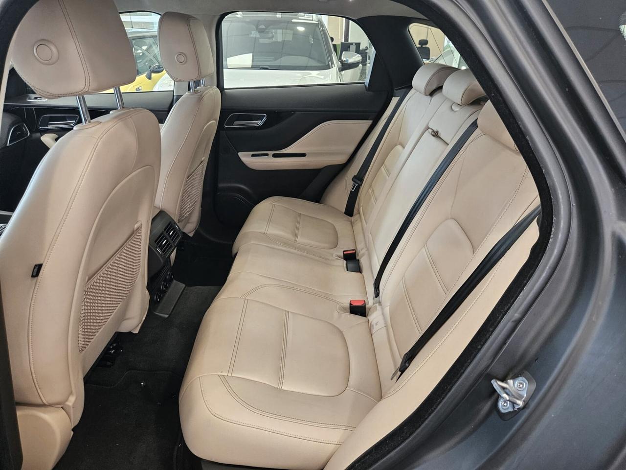 Jaguar F-Pace 2.0 D 180 CV AWD aut. Prestige