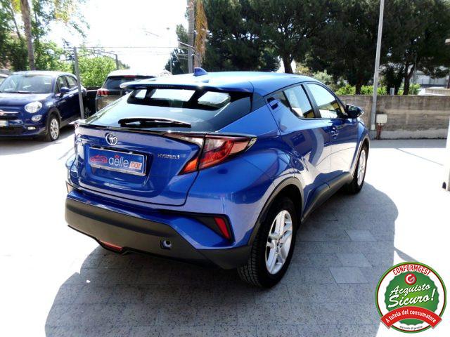 TOYOTA C-HR 1.8 Hybrid E-CVT Business