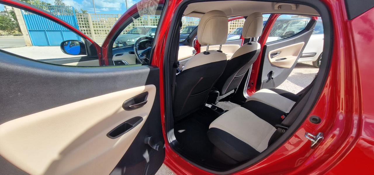 Lancia Ypsilon 0.9 TwinAir 85 CV Metano Ecochic Elefantino