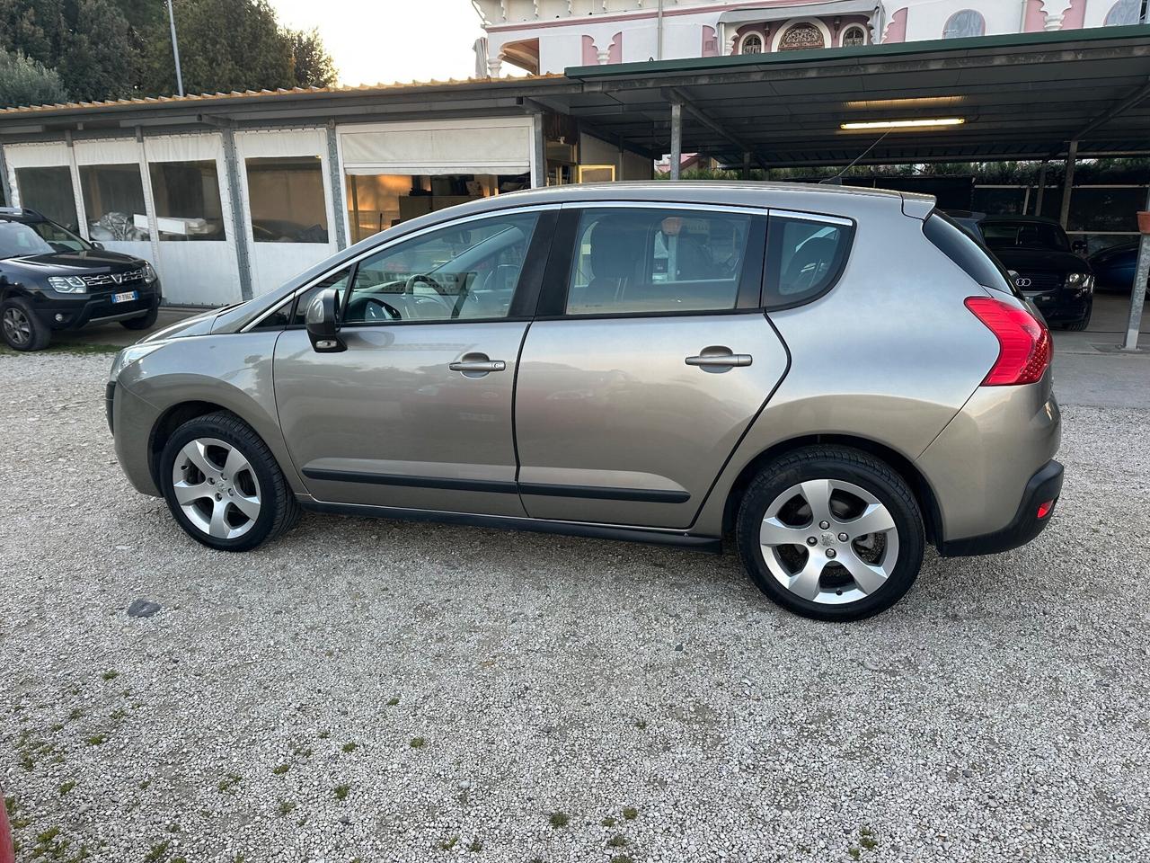 Peugeot 3008 1.6 HDi 110CV cambio robotizzato