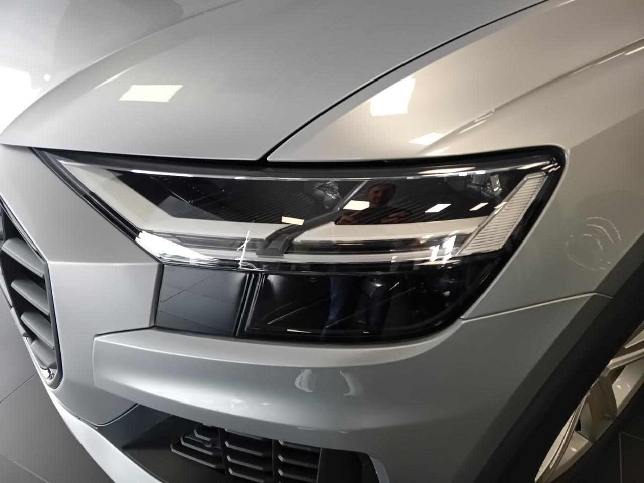 Audi Q8 RS TFSI V8 MHEV quattro tiptronic