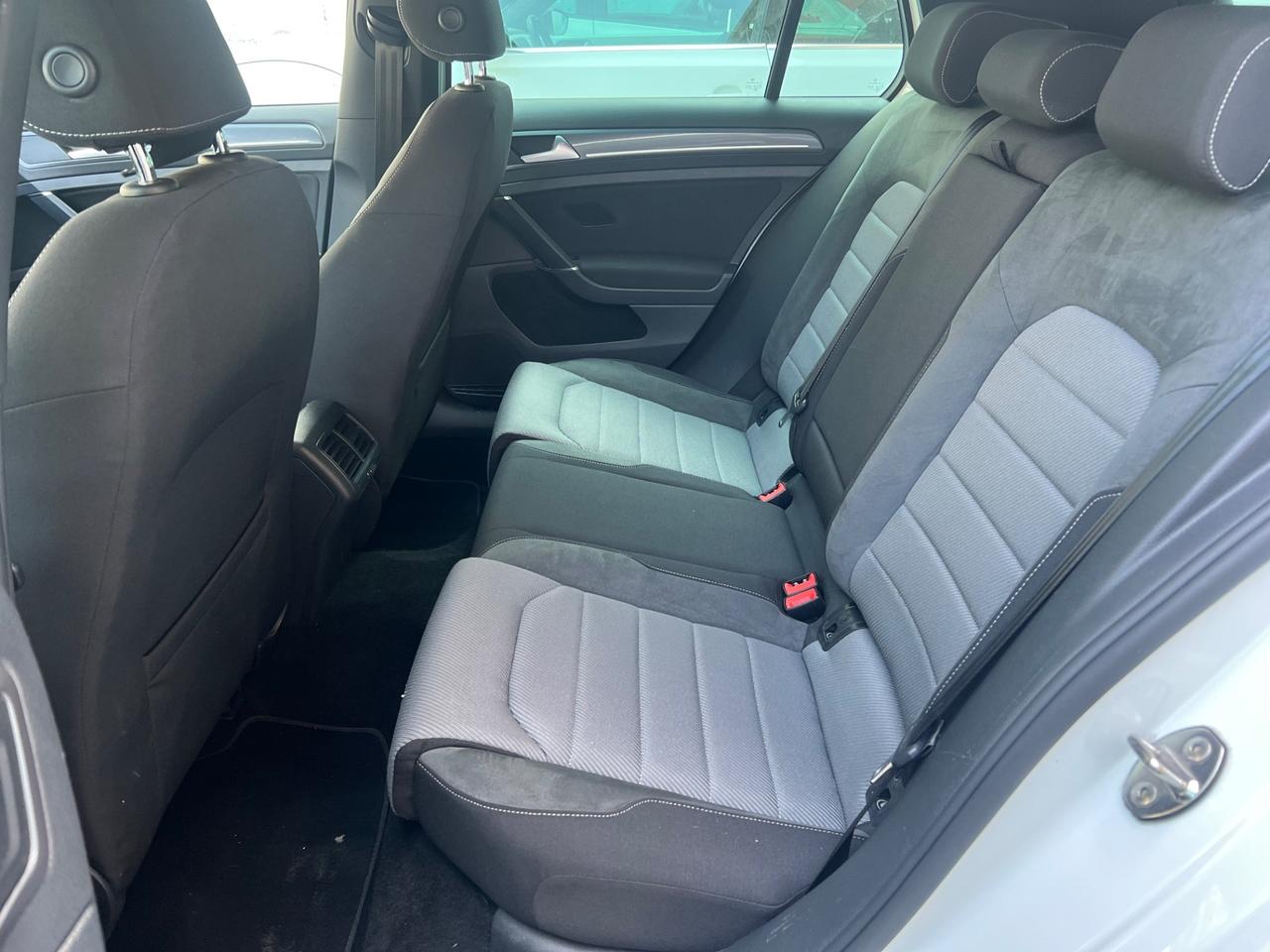 Volkswagen Golf VII 5p 1.6 tdi R-Line 110cv