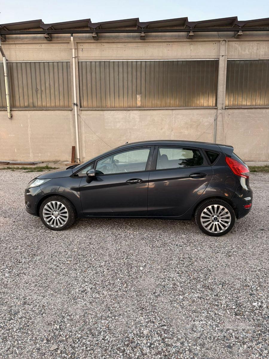 Ford Fiesta 1.4 Diesel - Ideale per neopatentati