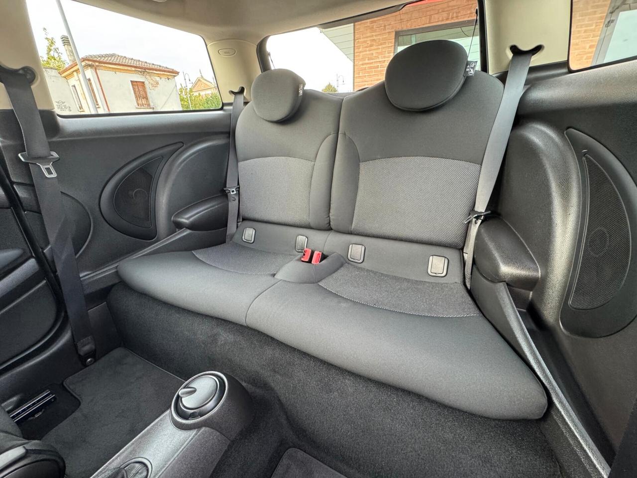 Mini Cooper one 1.6