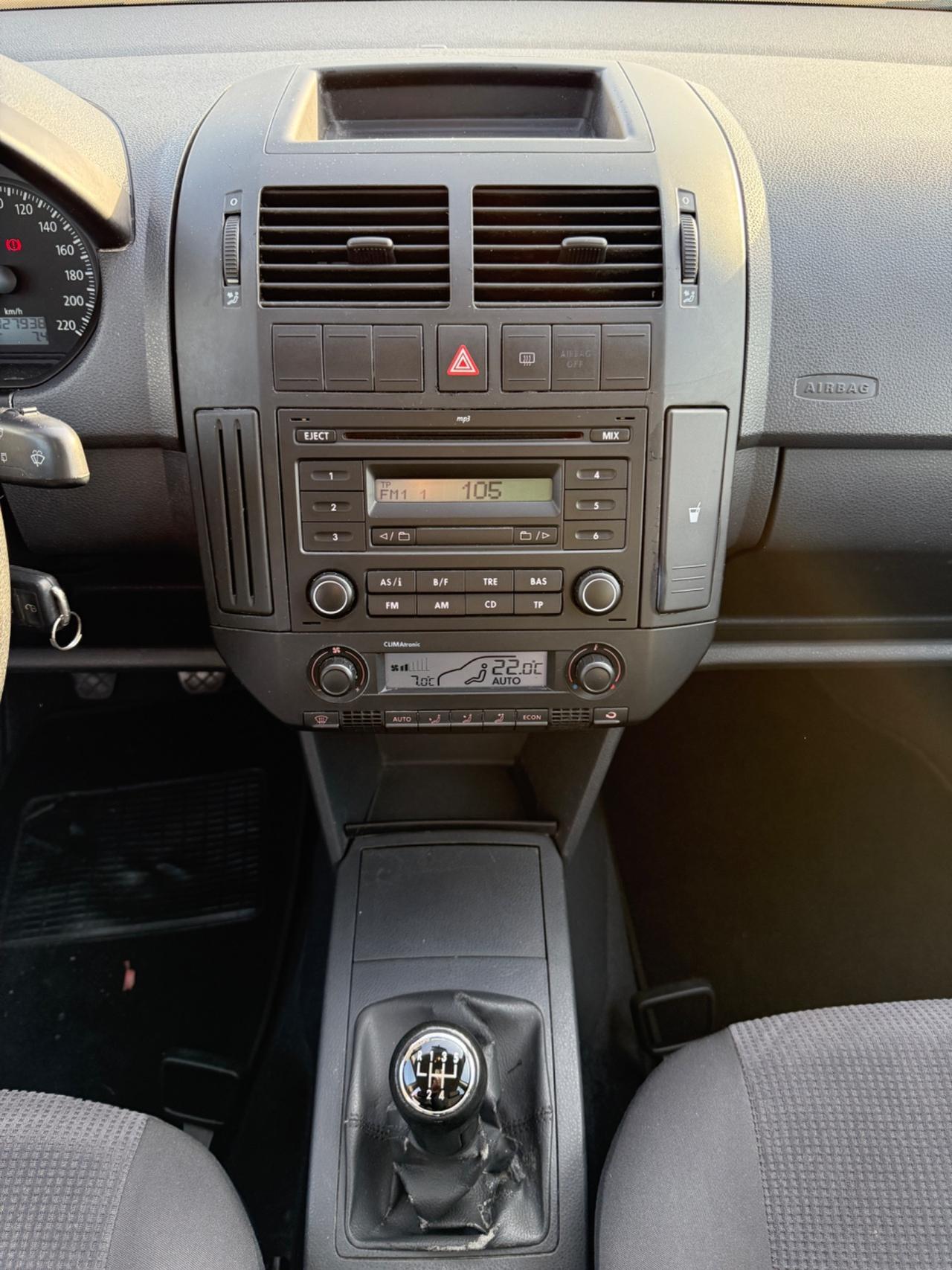 Volkswagen Polo 1.4/69CV TDI 5p. Sportline NEOPATENTI