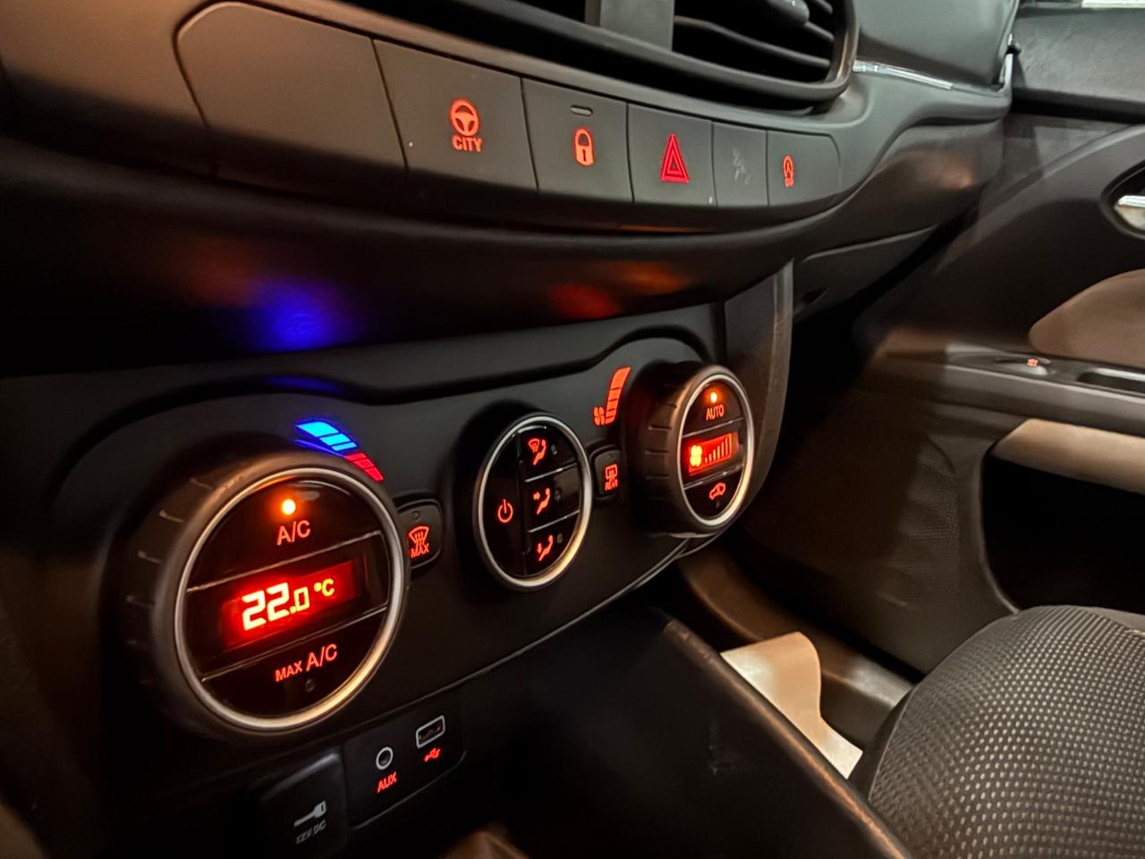 Fiat Tipo 1.6 Mjt 120cv 5P LOUNGE LED/R17 DA VETRINA2019