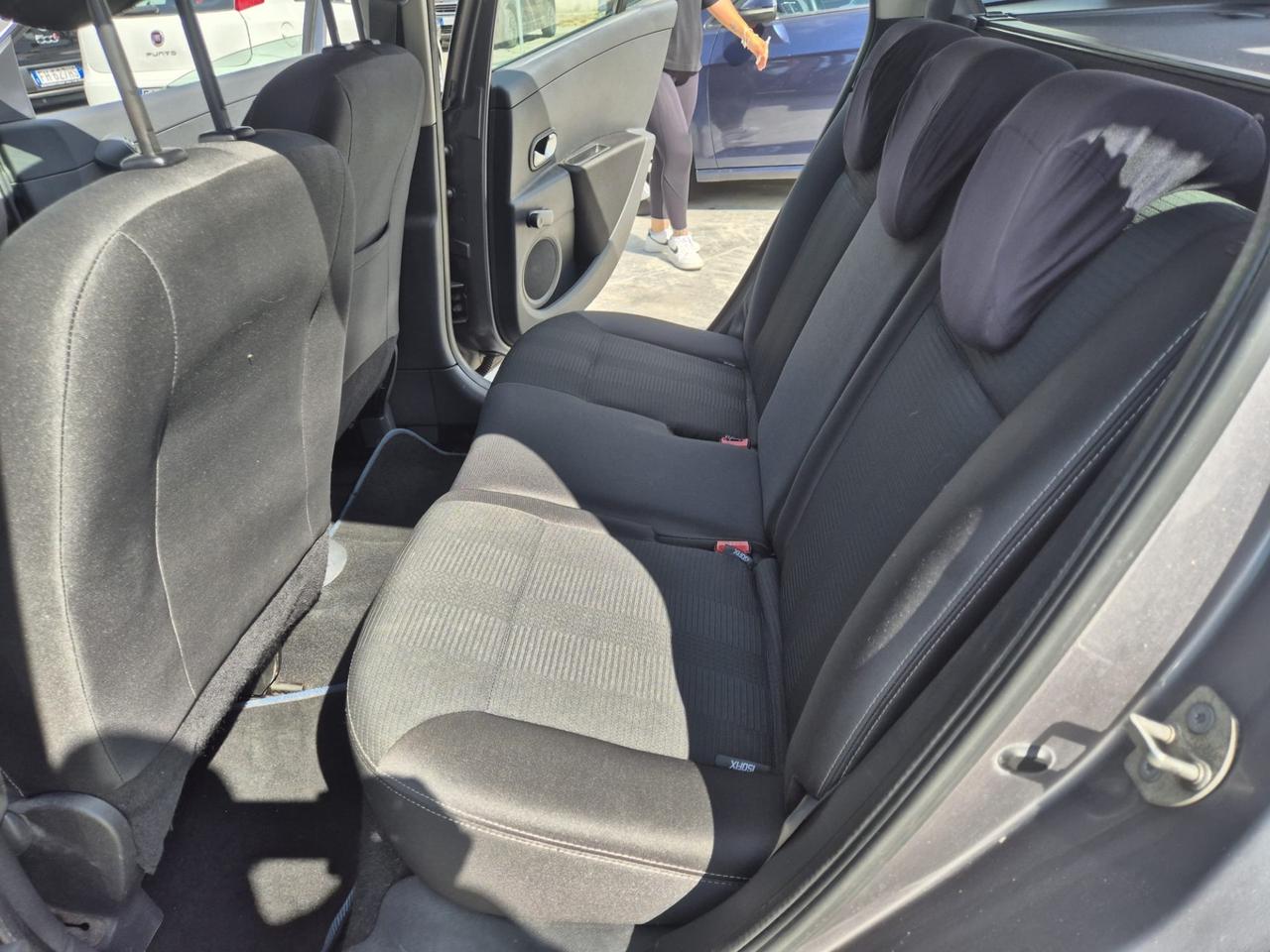 Renault Clio 1.2 16V SporTour Live!