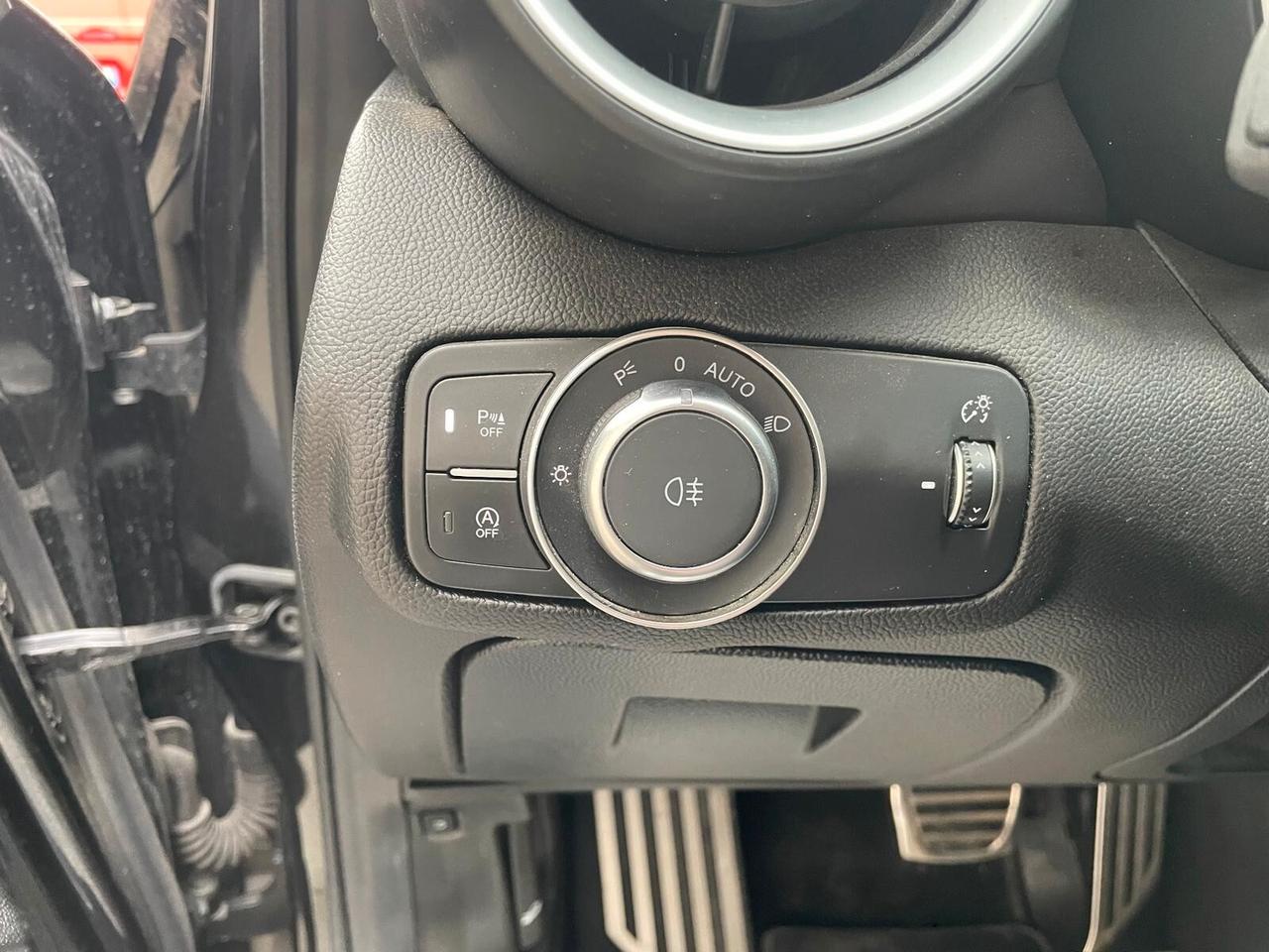 Alfa Romeo Giulia 2.9 V6 Bi-Turbo AT8 Quadrifoglio